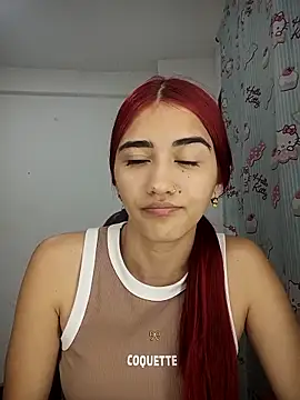 Snapshot of karol_cortes_18 chatting on 5, 3, 2025 karol cortes 18 online show from 5, 3, 2025