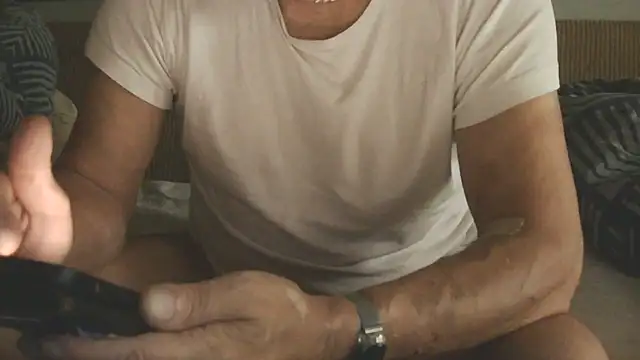 Snapshot of dannedonger2 chatting on 6, 10, 2025 dannedonger2 online show from 6, 10, 2025