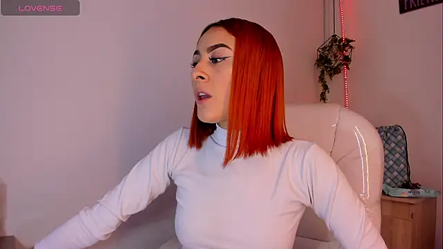 Snapshot of Tiarha chatting on 5, 12, 2024 Tiarha online show from 5, 12, 2024