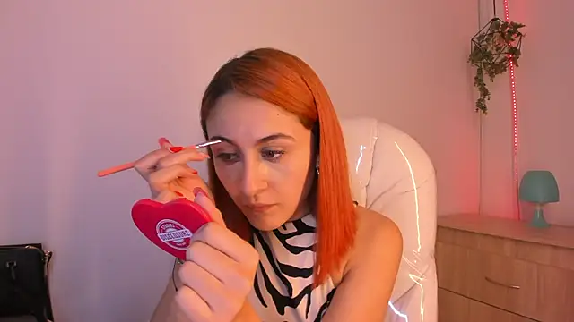 Snapshot of Tiarha chatting on 15, 12, 2024 Tiarha online show from 15, 12, 2024