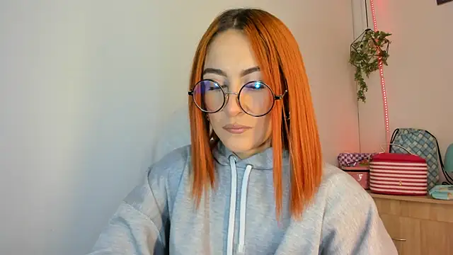 Snapshot of Tiarha chatting on 16, 12, 2024 Tiarha online show from 16, 12, 2024