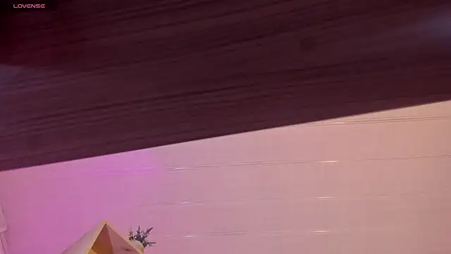 Snapshot of Tiarha chatting on 24, 1, 2025 Tiarha online show from 24, 1, 2025