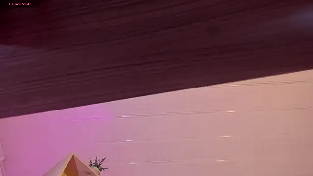 Snapshot of Tiarha chatting on 24, 1, 2025 Tiarha online show from 24, 1, 2025