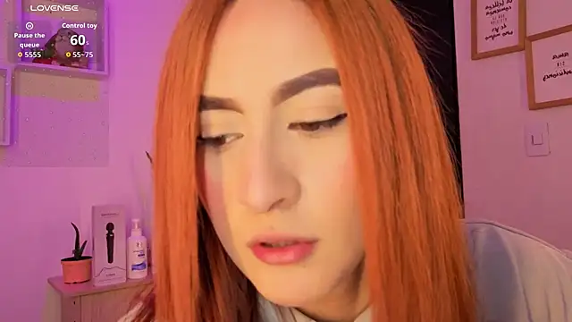 Snapshot of Tiarha chatting on 24, 10, 2025 Tiarha online show from 24, 10, 2025