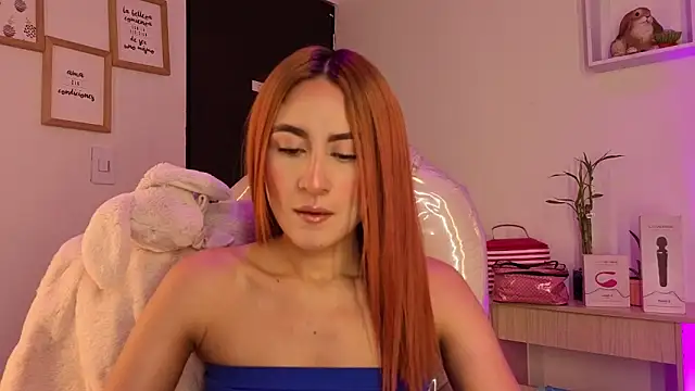 Snapshot of Tiarha chatting on 13, 11, 2025 Tiarha online show from 13, 11, 2025