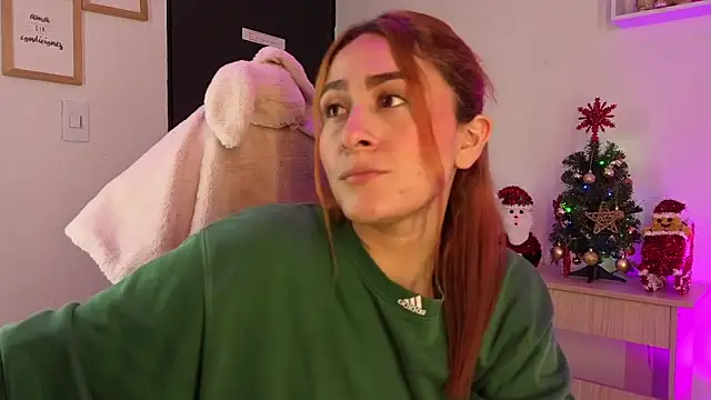 Snapshot of Tiarha chatting on 14, 11, 2025 Tiarha online show from 14, 11, 2025