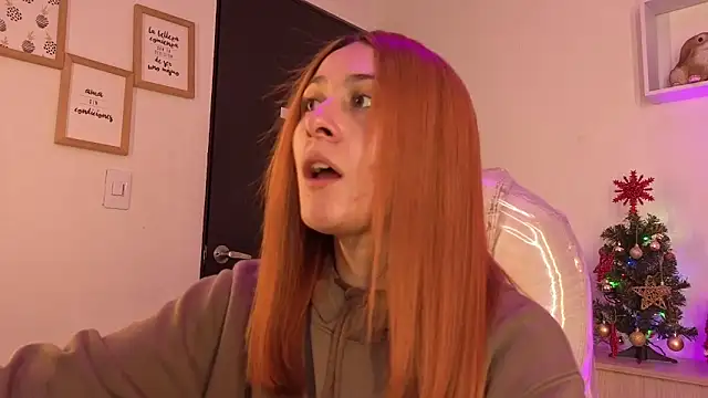 Snapshot of Tiarha chatting on 16, 11, 2025 Tiarha online show from 16, 11, 2025