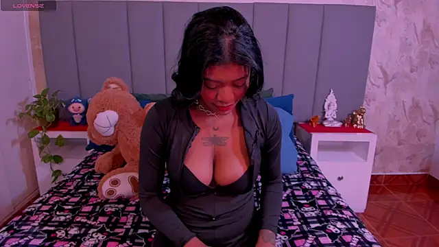 JulianaMiller online show from 25, 1, 2025