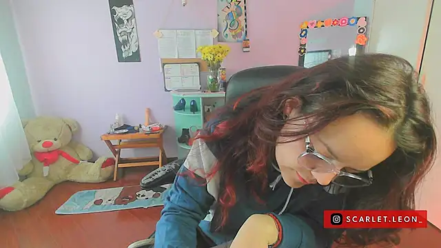 Scarletleon77 online show from 18, 2, 2025