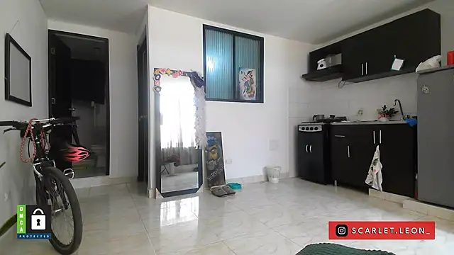 Scarletleon77 online show from 25, 9, 2025