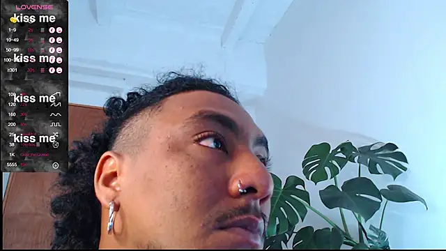 yosoy enzo2020 online show from 23, 2, 2025