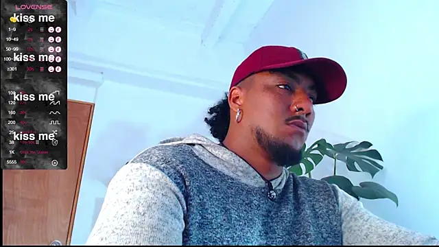 yosoy enzo2020 online show from 25, 2, 2025