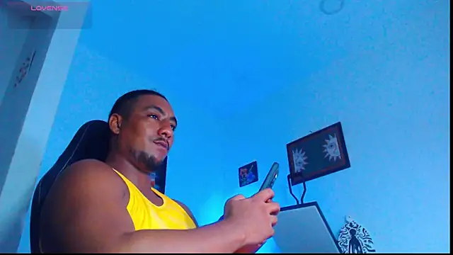 Snapshot of yosoy_enzo2020 chatting on 2, 5, 2026 yosoy enzo2020 online show from 2, 5, 2026