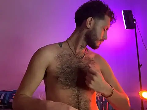 axel giracr online show from 4, 1, 2025