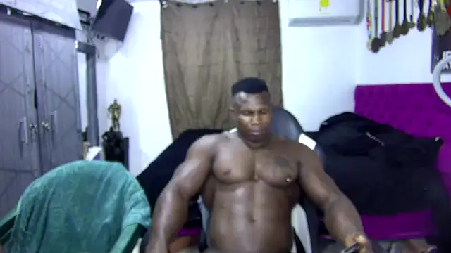 Snapshot of MedellinBlackx chatting on 10, 10, 2025 MedellinBlackx online show from 10, 10, 2025