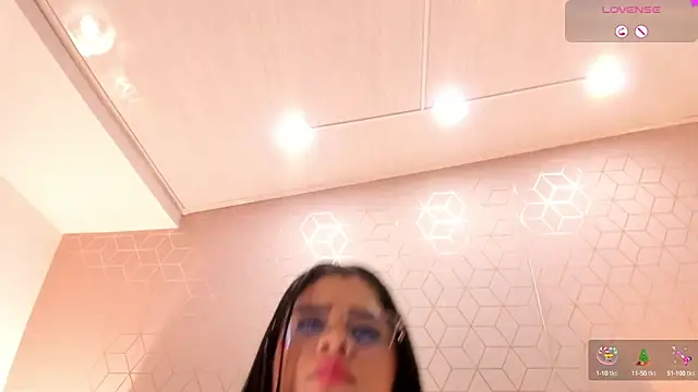 Snapshot of Emilyboobss chatting on 30, 12, 2024 Emilyboobss online show from 30, 12, 2024