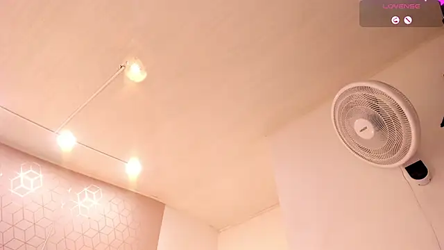 Snapshot of Emilyboobss chatting on 4, 1, 2025 Emilyboobss online show from 4, 1, 2025