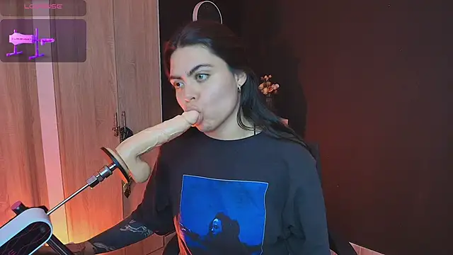 Snapshot of _WednesdayFriday_ chatting on 13, 11, 2025 WednesdayFriday online show from 13, 11, 2025