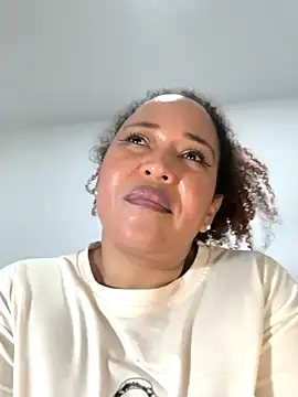 Snapshot of debboraWagner chatting on 12, 3, 2025 debboraWagner online show from 12, 3, 2025