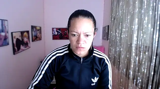 Cristal w online show from 4, 3, 2025