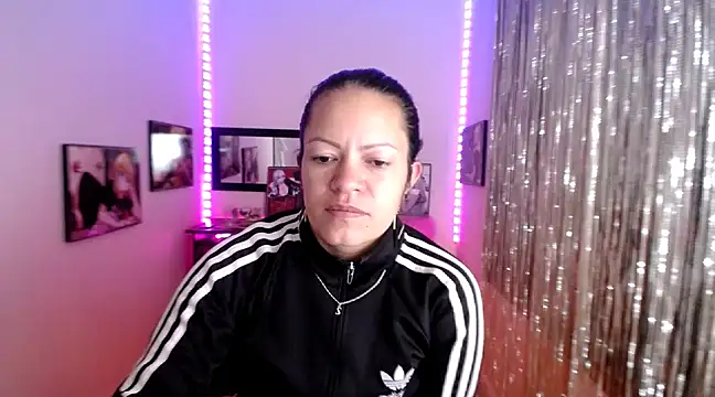 Cristal w online show from 13, 3, 2025