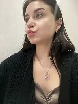 Snapshot of ellie_ssexy chatting on 8, 2, 2025 ellie ssexy online show from 8, 2, 2025