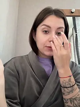 Snapshot of ellie_ssexy chatting on 22, 10, 2025 ellie ssexy online show from 22, 10, 2025