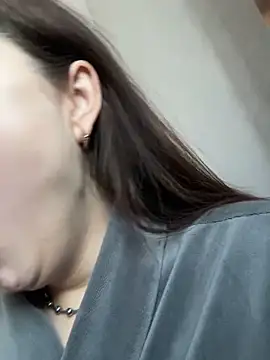 Snapshot of ellie_ssexy chatting on 18, 11, 2025 ellie ssexy online show from 18, 11, 2025