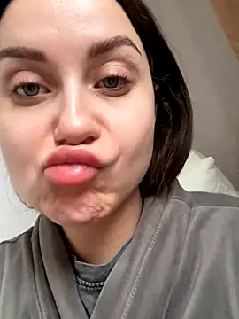 Snapshot of ellie_ssexy chatting on 20, 11, 2025 ellie ssexy online show from 20, 11, 2025