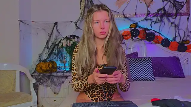 Real Tini online show from 20, 10, 2025