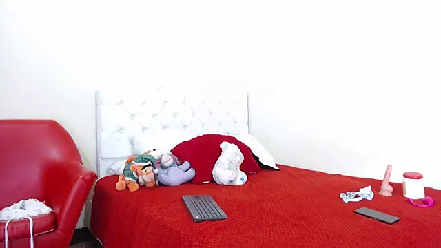 luna hoott online show from 28, 2, 2025