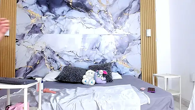 luna hoott online show from 4, 10, 2025