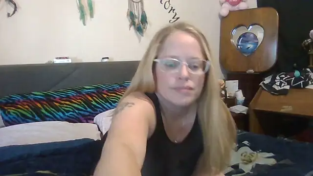 Snapshot of Toybox13_Pika chatting on 22, 10, 2025 Toybox13 Pika online show from 22, 10, 2025