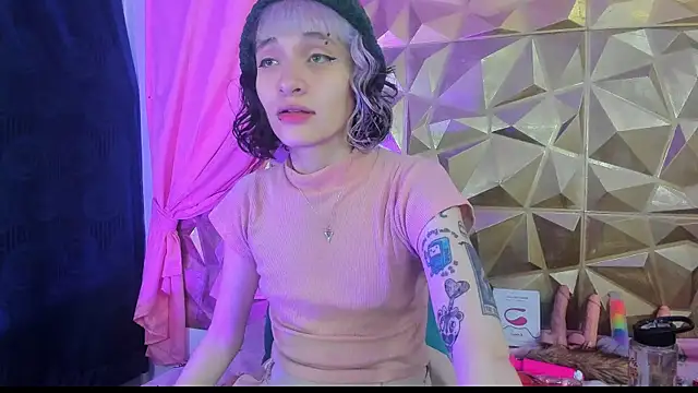 Snapshot of neeko_princes chatting on 16, 12, 2024 neeko princes online show from 16, 12, 2024