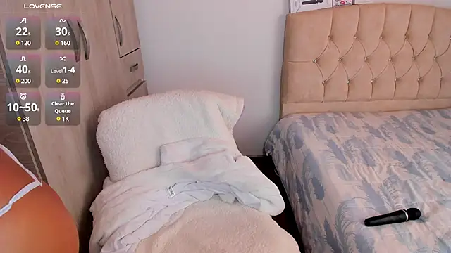 Snapshot of emily1_ chatting on 2, 12, 2024 emily1 online show from 2, 12, 2024