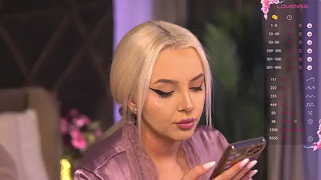 VictoriaMorrone online show from 11, 2, 2025