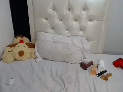 milk azahara online show from 3, 10, 2025