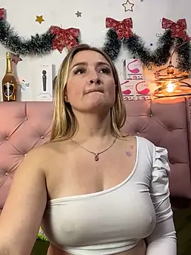Snapshot of antonella87 chatting on 5, 1, 2025 antonella87 online show from 5, 1, 2025