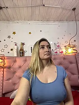 Snapshot of antonella87 chatting on 22, 1, 2025 antonella87 online show from 22, 1, 2025
