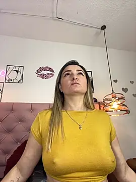 Snapshot of antonella87 chatting on 15, 9, 2025 antonella87 online show from 15, 9, 2025
