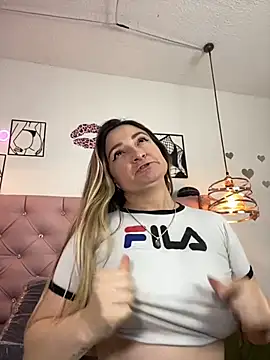 Snapshot of antonella87 chatting on 17, 9, 2025 antonella87 online show from 17, 9, 2025