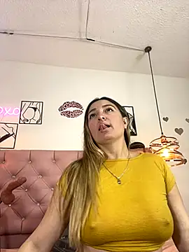 Snapshot of antonella87 chatting on 22, 9, 2025 antonella87 online show from 22, 9, 2025