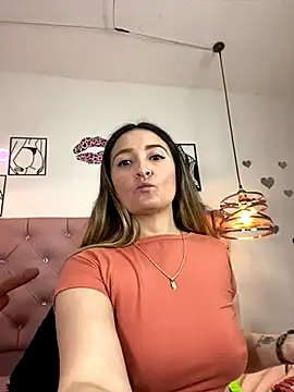Snapshot of antonella87 chatting on 7, 10, 2025 antonella87 online show from 7, 10, 2025
