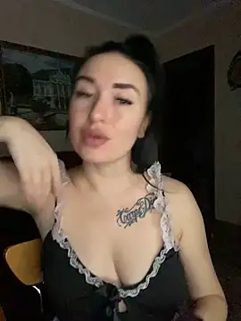 Roxana Bell online show from 5, 12, 2025