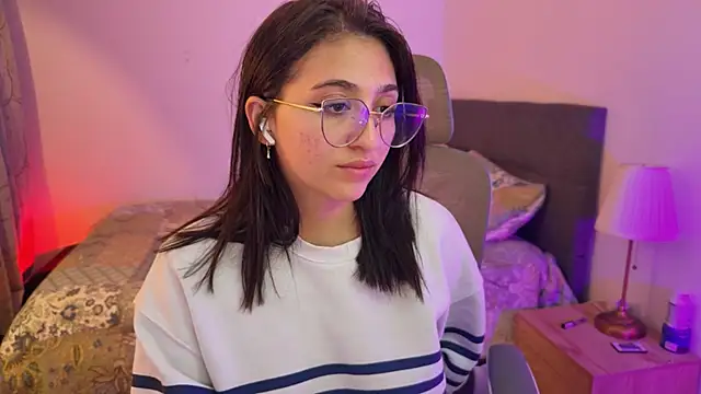Snapshot of zoe_moon18 chatting on 30, 9, 2025 zoe moon18 online show from 30, 9, 2025