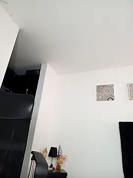 tata laima   online show from 3, 1, 2025