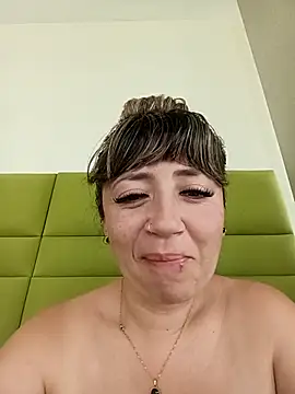 Snapshot of tata_laima__ chatting on 24, 4, 2026 tata laima online show from 24, 4, 2026