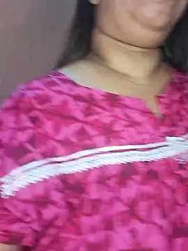 Snapshot of Ravina_patil1 chatting on 2, 2, 2025 Ravina patil1 online show from 2, 2, 2025