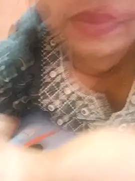 Snapshot of Ravina_patil1 chatting on 3, 10, 2025 Ravina patil1 online show from 3, 10, 2025