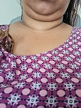 Snapshot of Ravina_patil1 chatting on 7, 5, 2026 Ravina patil1 online show from 7, 5, 2026